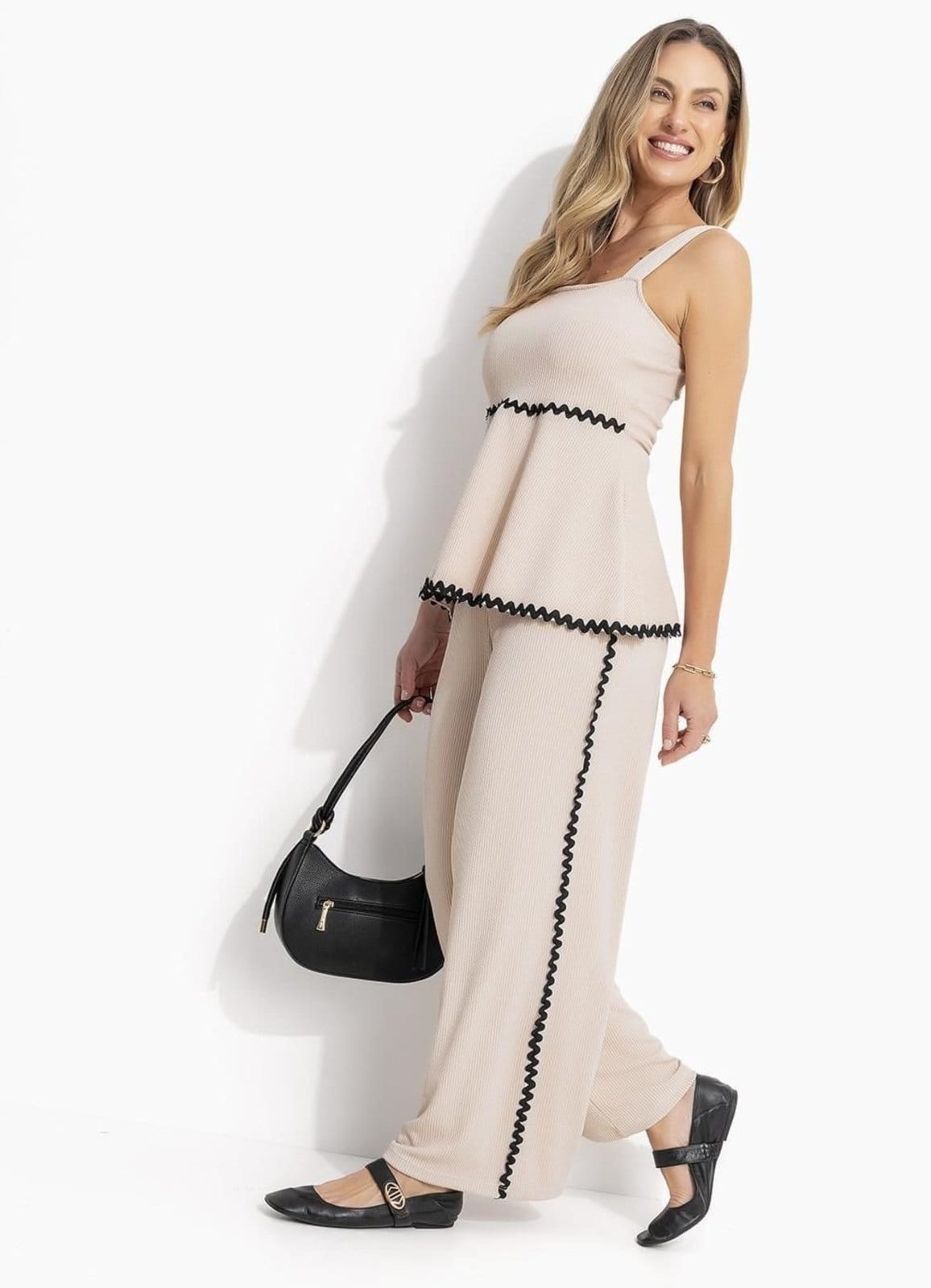 Vista principal Calça Em Malha Anarruga Quintess bege