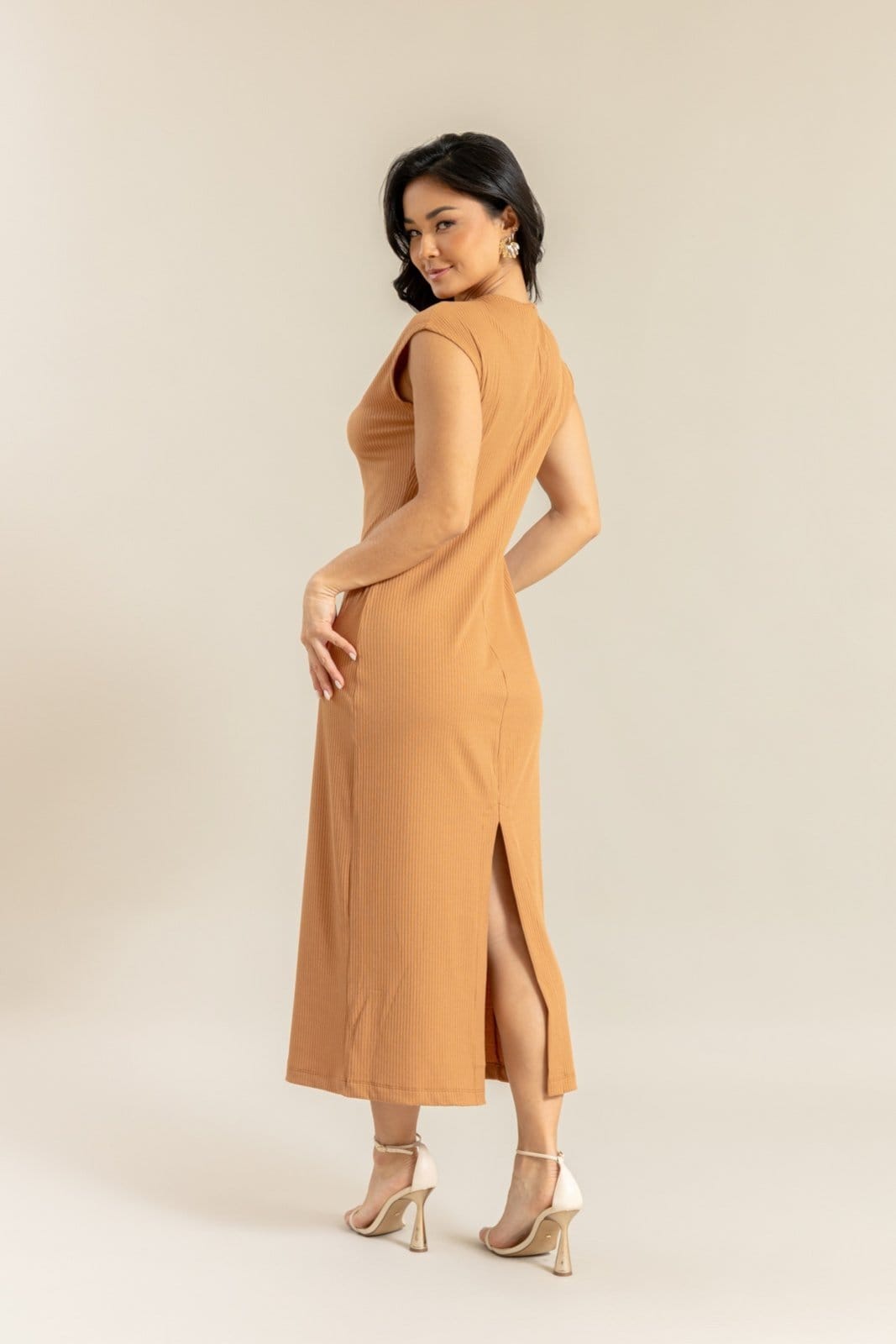 Vista 2 Vestido Canelado Midi Feminino com Abertura Posterior LEMIER marrom