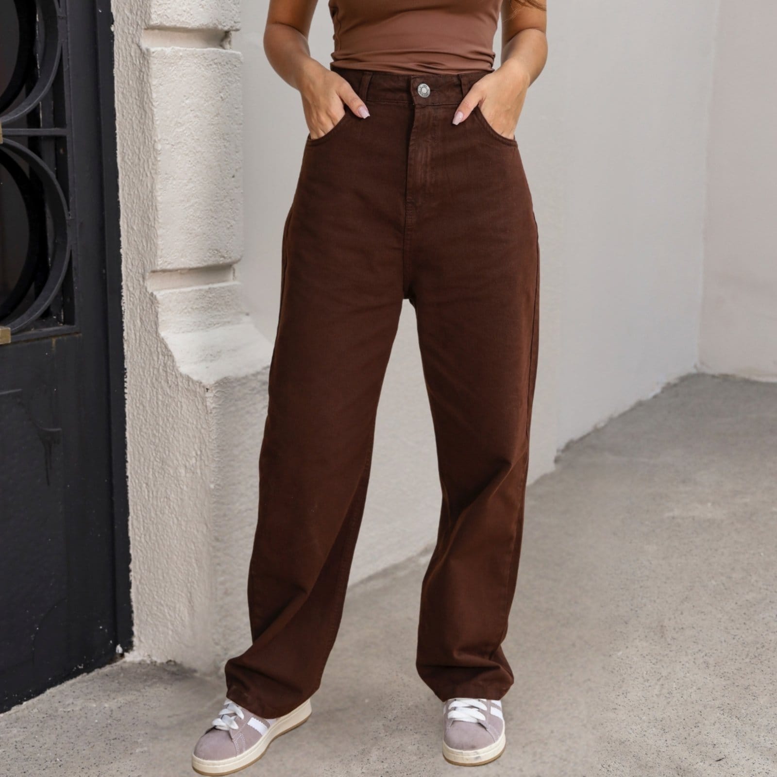 Vista principal Calça Jeans Boyfriend Barra Normal Feminino Revanche Anderva Revanche marrom