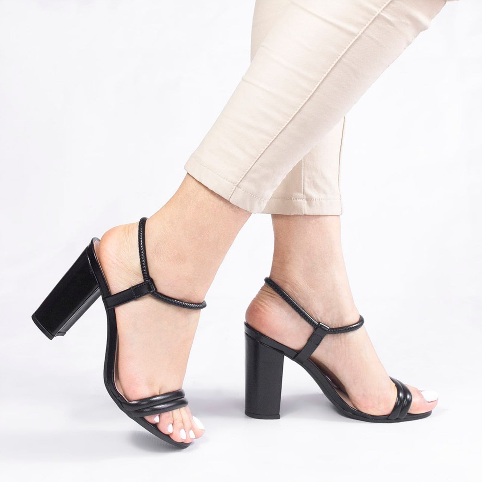 Vista 2 Sandália Zatta Salto Bloco Tubinho Greice ZATTA preto