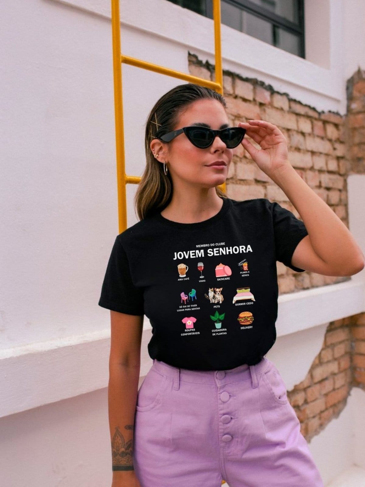 Vista principal Camiseta Feminina Cianitas Preta Estampa Jovem Senhora Cianitas preto