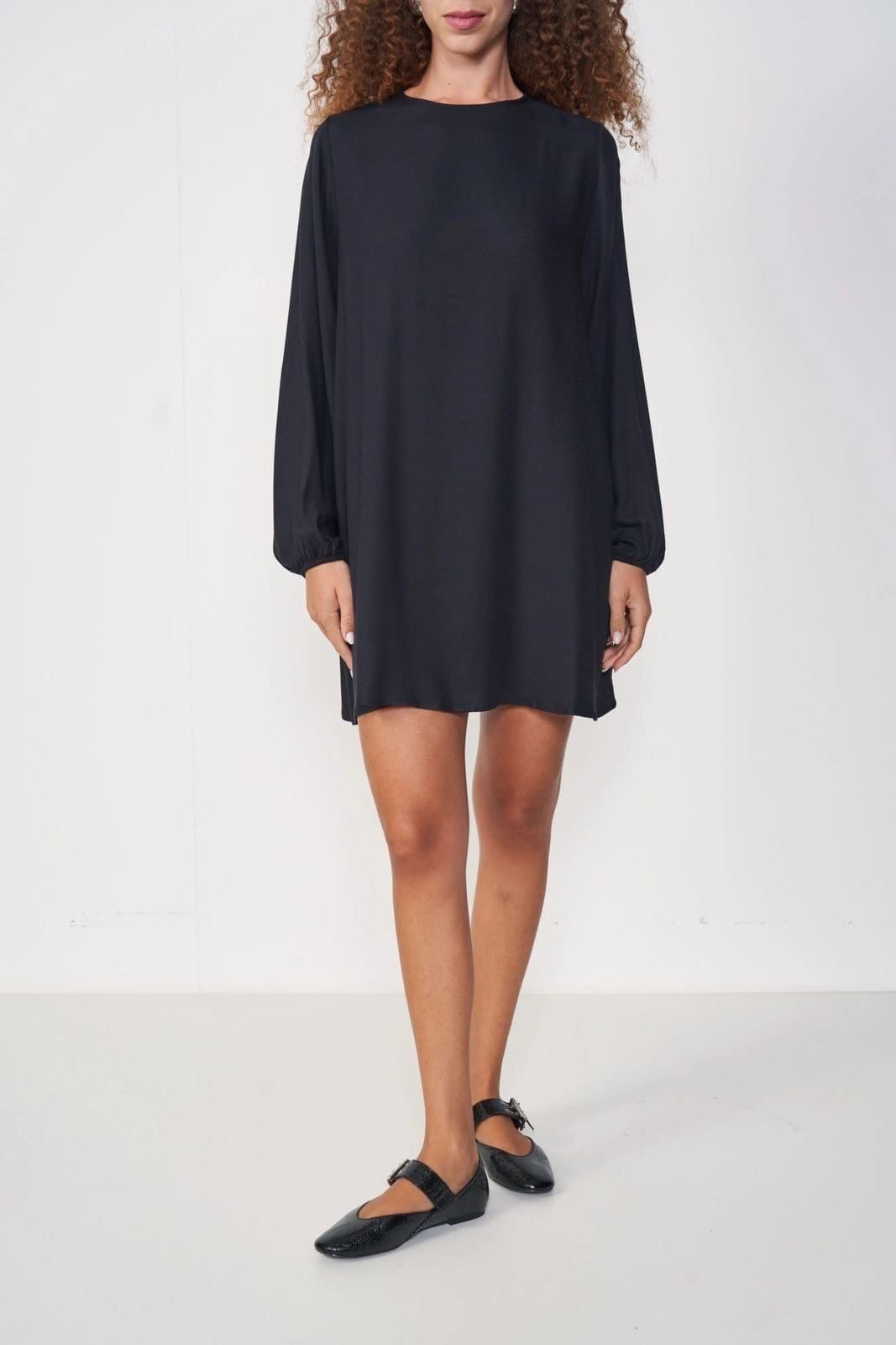 Vista principal Vestido Trapézio Manga Longa Colcci CLC Colcci CLC preto