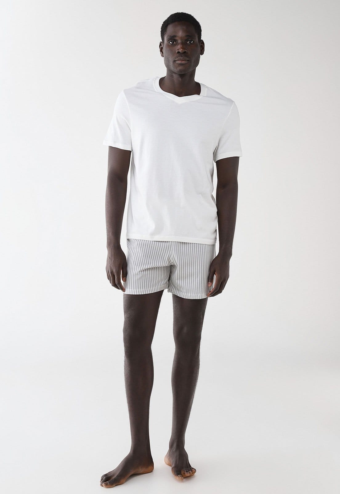 Vista 2 Conjunto Pijama Curto Masculino Hering Listrado e Cinza Hering branco