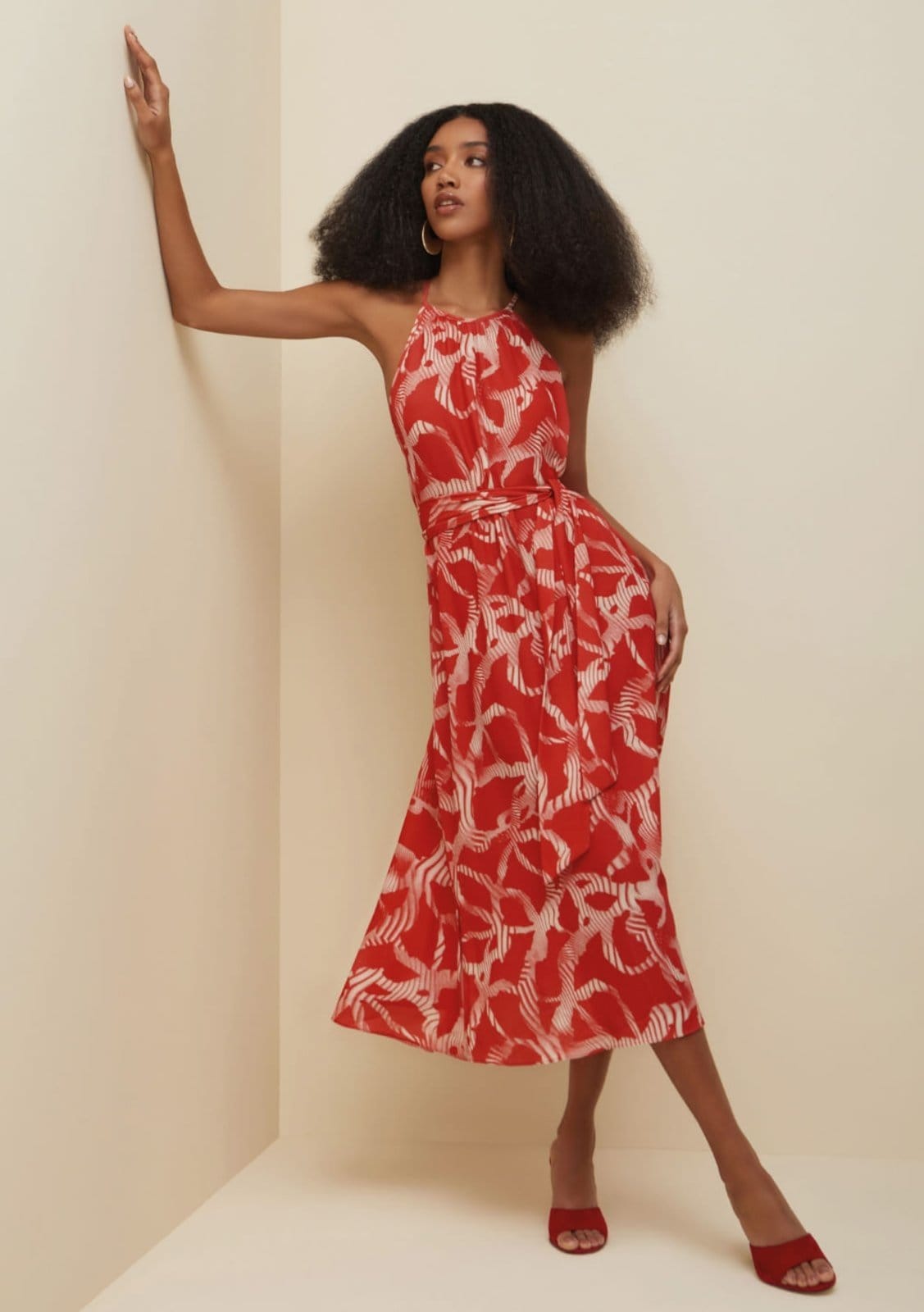 Vista principal Vestido Morena Rosa Midi Cava Francesa Amarração Costas Estampado Morena Rosa vermelho rosa