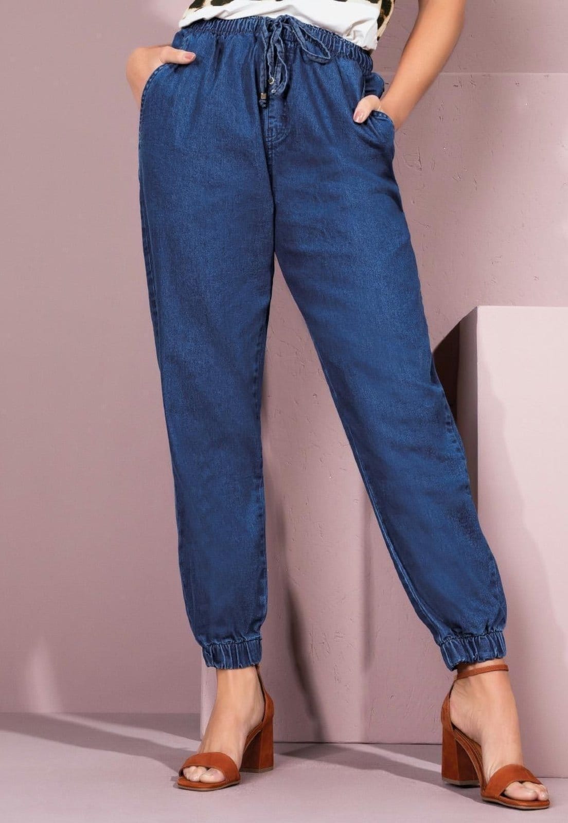 Vista principal Calça Jogger Cintura Alta Com Bolsos Quintess azul