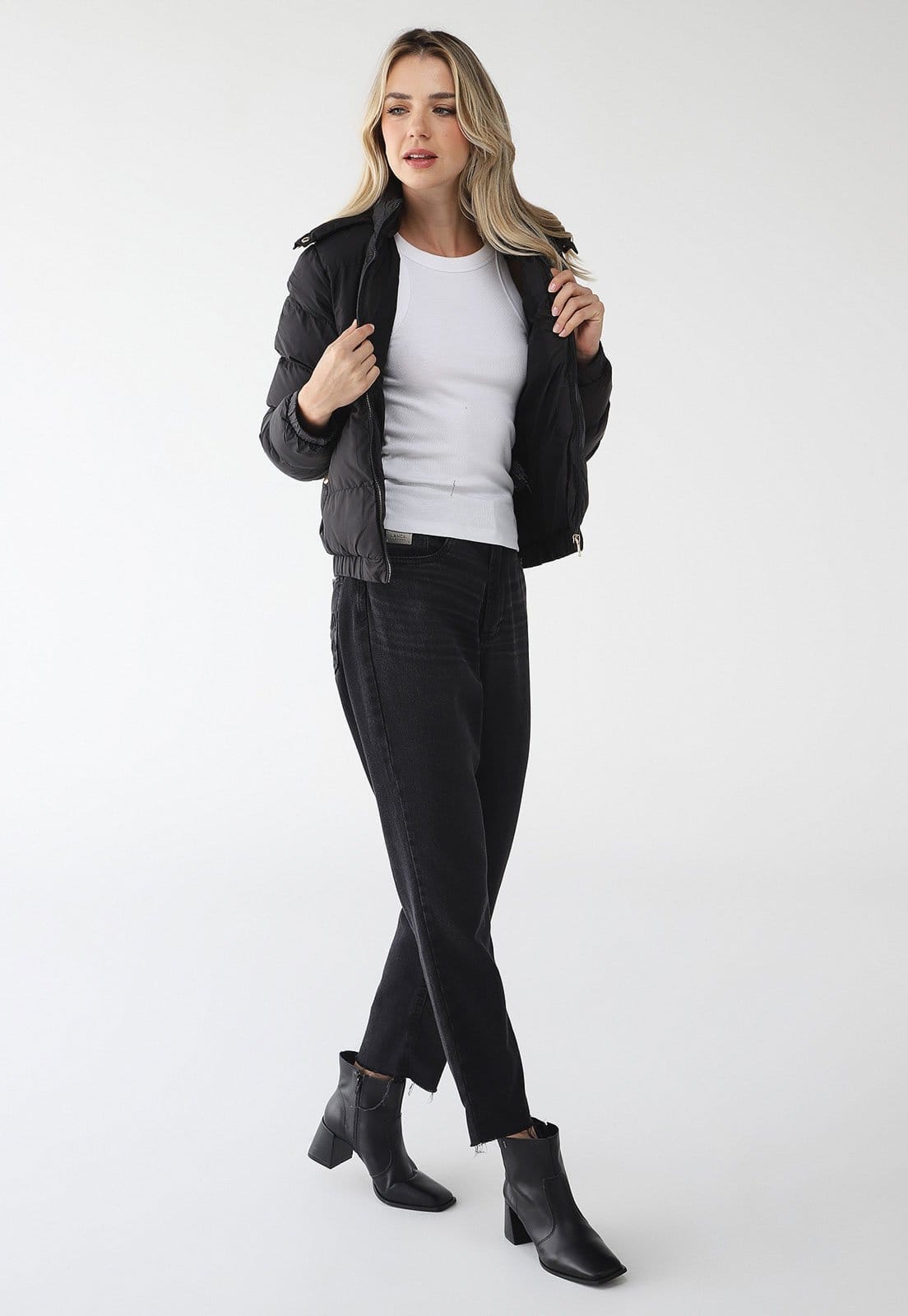 Vista 2 Jaqueta Puffer Facinelli Nylon Matelassê Com Capuz Preta Facinelli preto