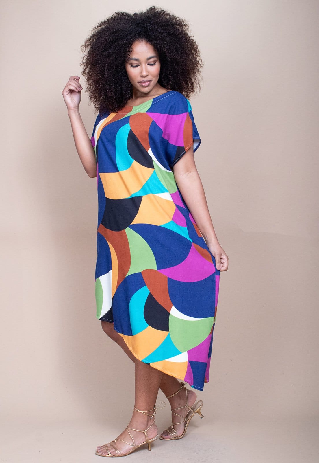 Vista 2 Vestido Cabanafree Midi Plano Estampa Jardim Azul Cabanafree estampado/marrom/roxo/verde azul