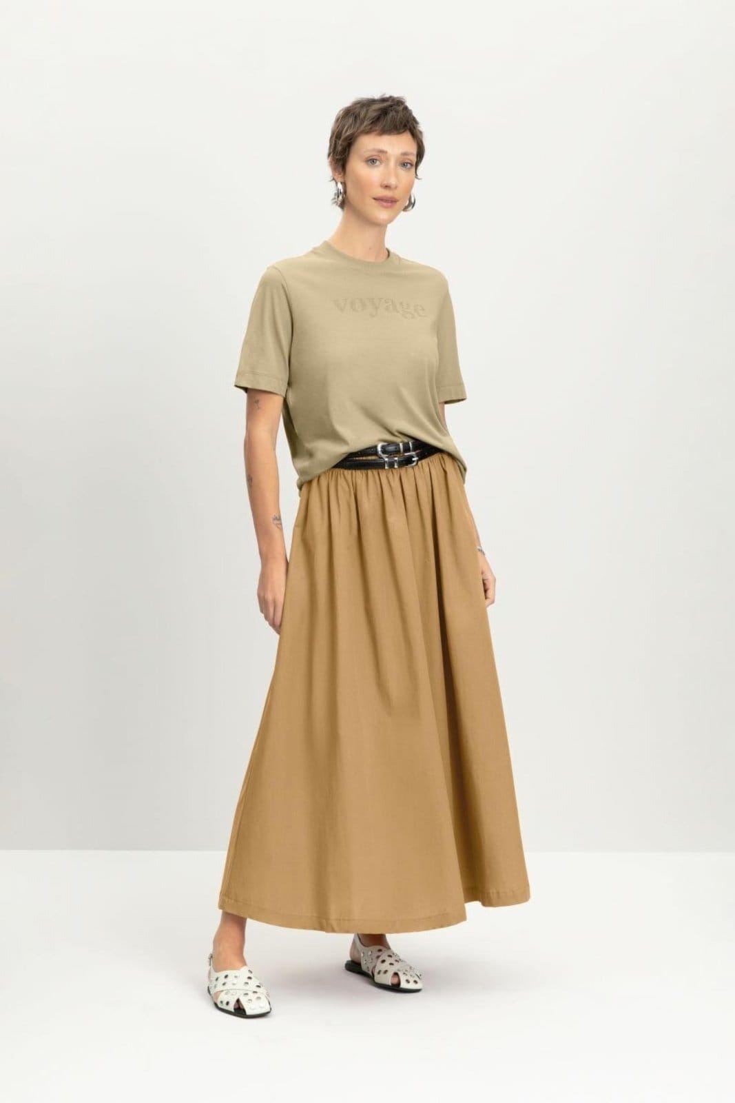 Saia feminina midi em viscose Essendi