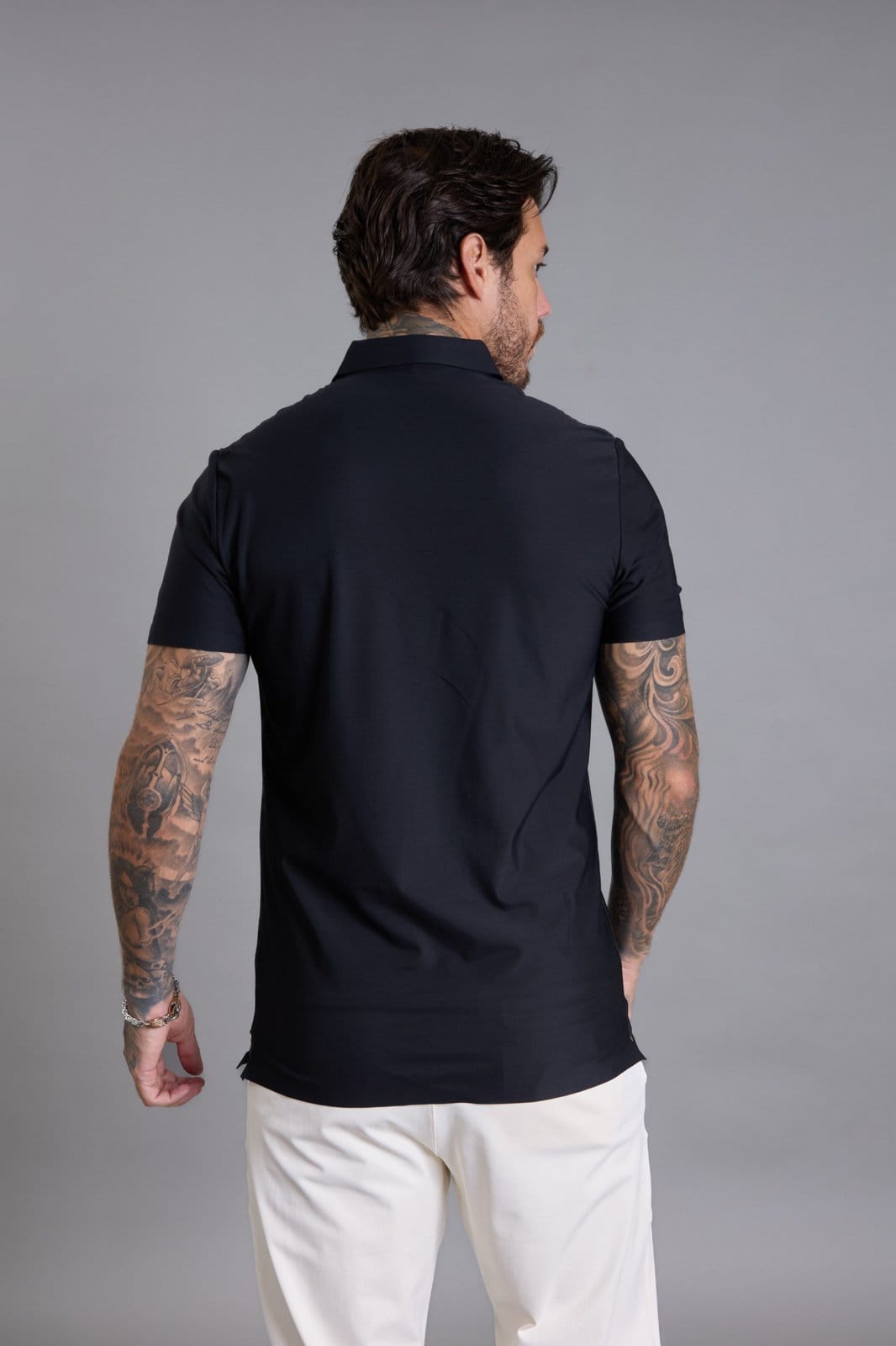 Vista 2 Camisa Polo Tecnológica Masculina Lisa em Poliamida na Cor Dialogo Dialogo Jeans preto