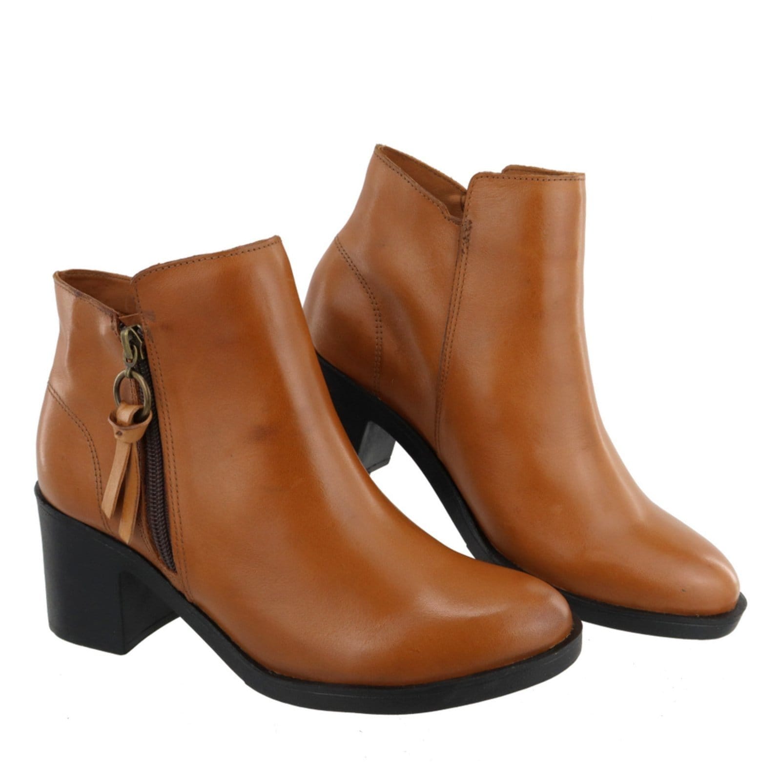 Vista 2 Bota em Couro Fashion Maria Paula Cano Curto Terra Cota MARIA PAULA caramelo