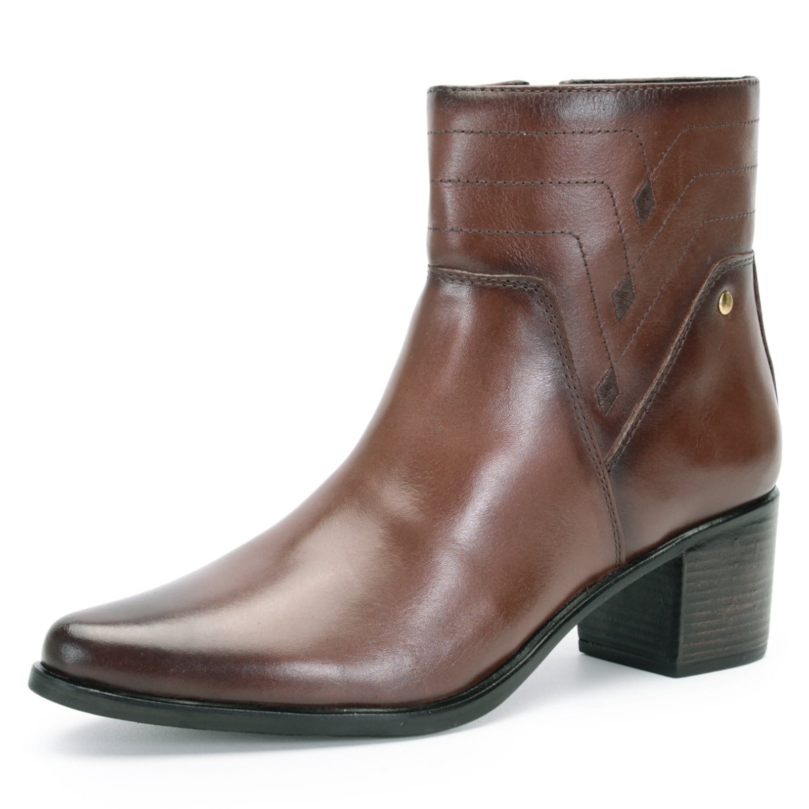 Vista principal Bota Feminina Ferrile Bico Fino Cano Curto Em Couro Salto Bloco Ferrile café/marrom