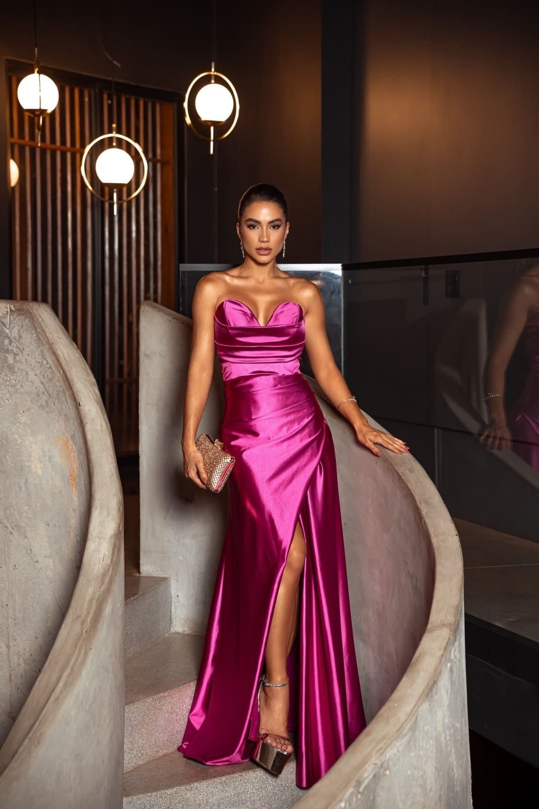 Vista principal Vestido Longo de Festa Madrinhas Tomara que Caia Corselete com Fenda Arlye Rosa Pink Cia do Vestido pink rosa