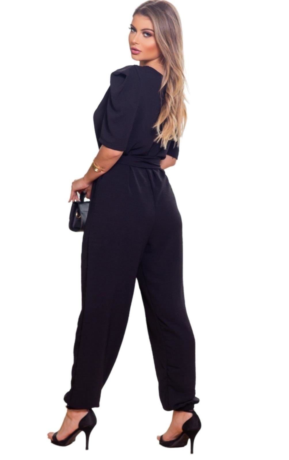 Vista 2 Macacão Multiformas Amarraçao Princesa Crepe duna Cia do Vestido preto