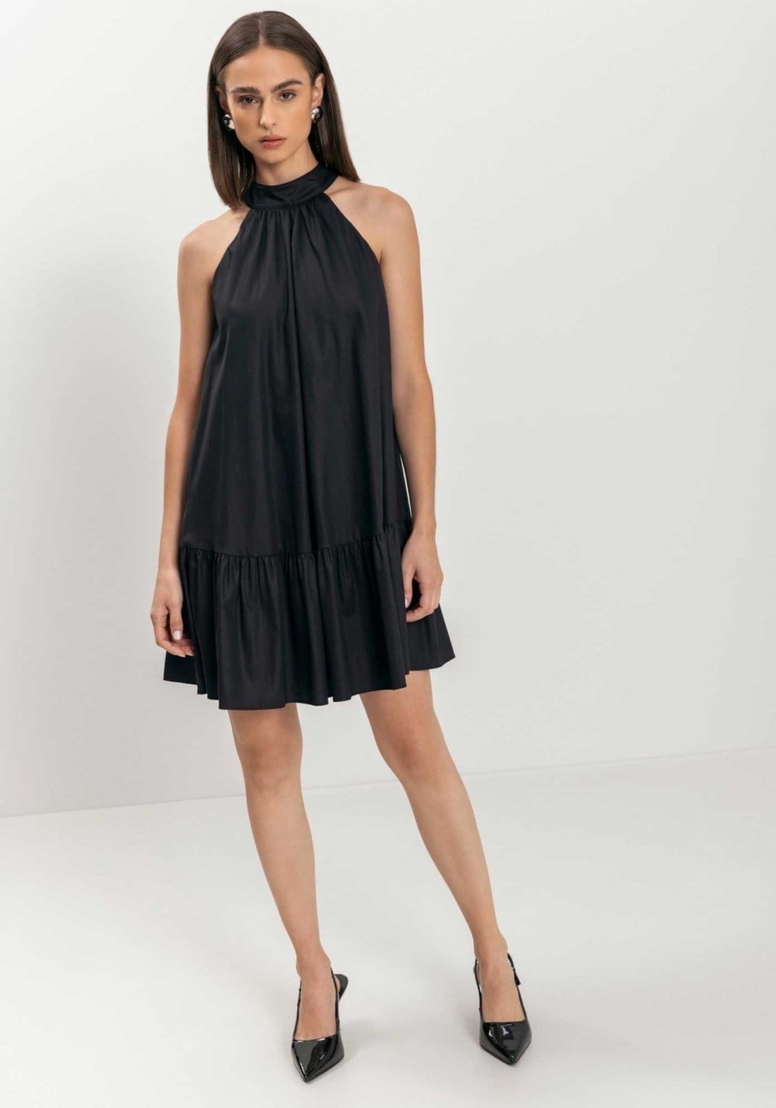 Vestido Curto Com Gola Alta E Amarração Em Tafetá