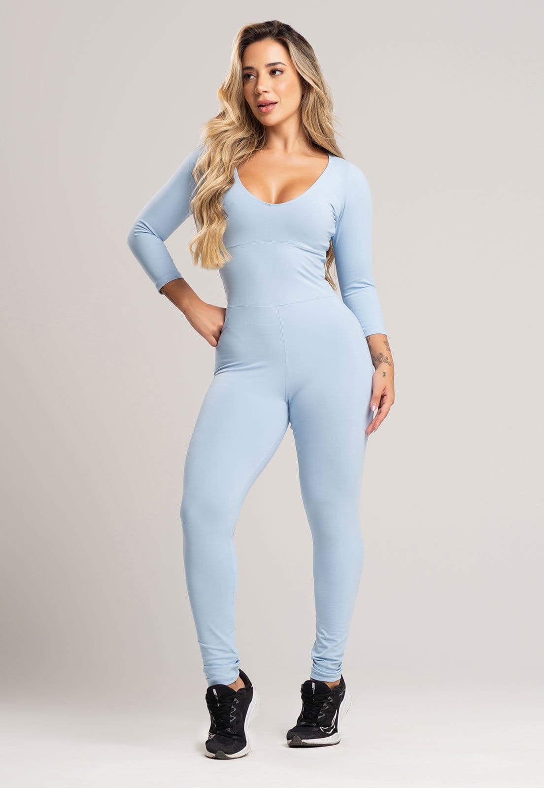 Vista 2 Macacão Manga 3/4 MVB Modas Feminino Costa Fechada Poliamida Fitness Céu Mvb Modas azul