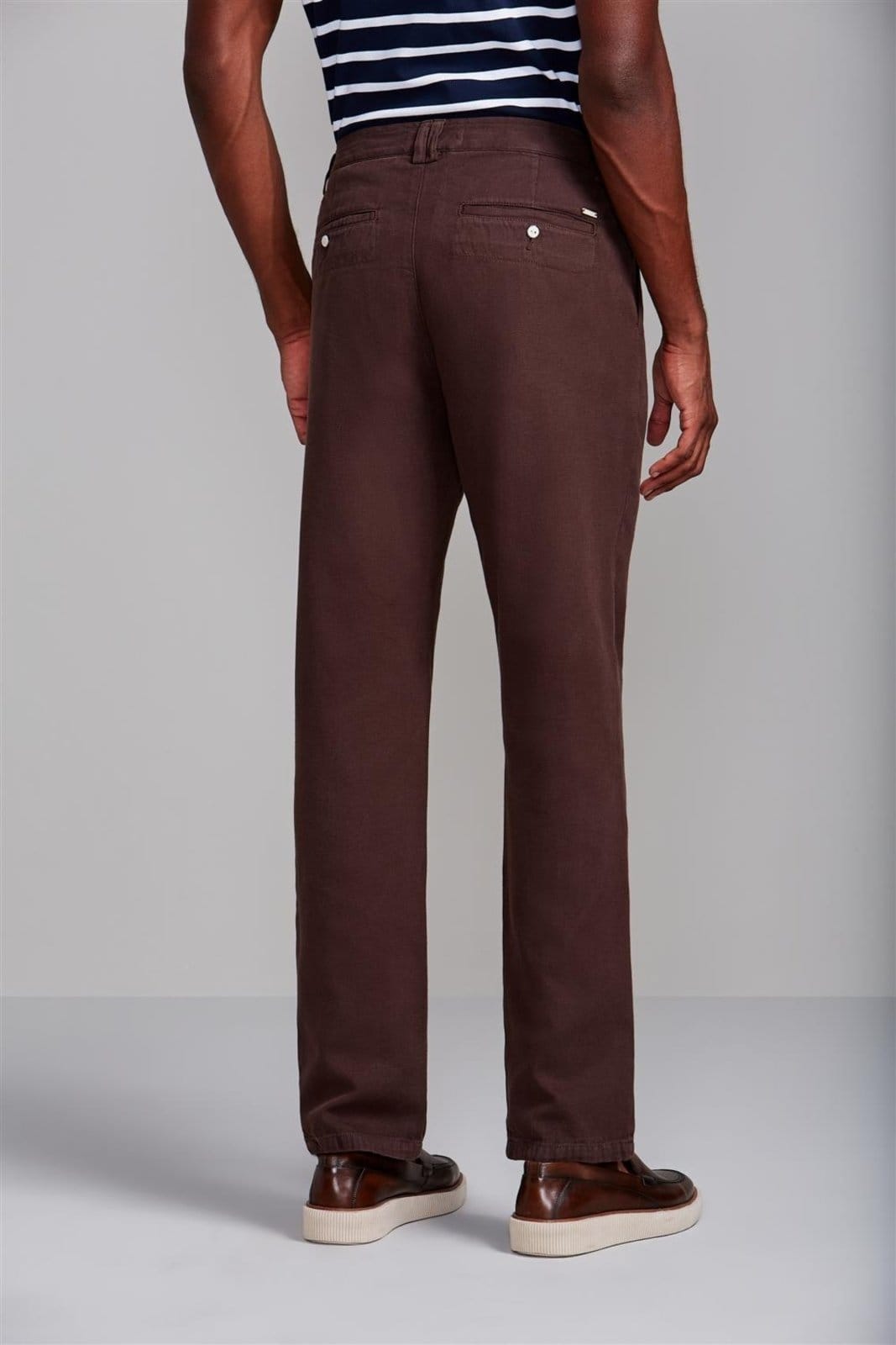 Vista 2 HIGHSTIL Calça Linen Blend Comfort Café HIGHSTIL marrom