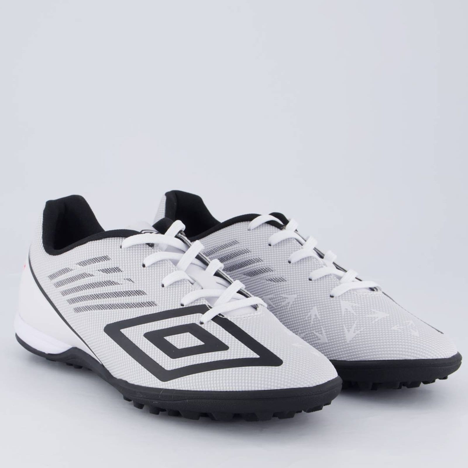 Vista 2 Chuteira Umbro Velocita Décimo Club Society Claro Umbro cinza