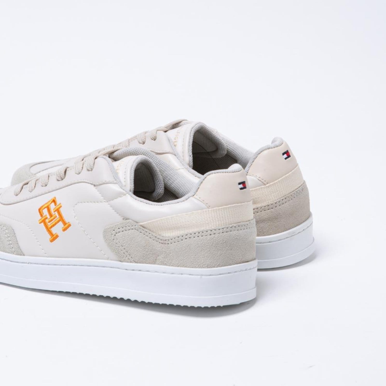 Vista 2 Tênis Camurça Monograma Th - 34 Tommy Hilfiger off-white