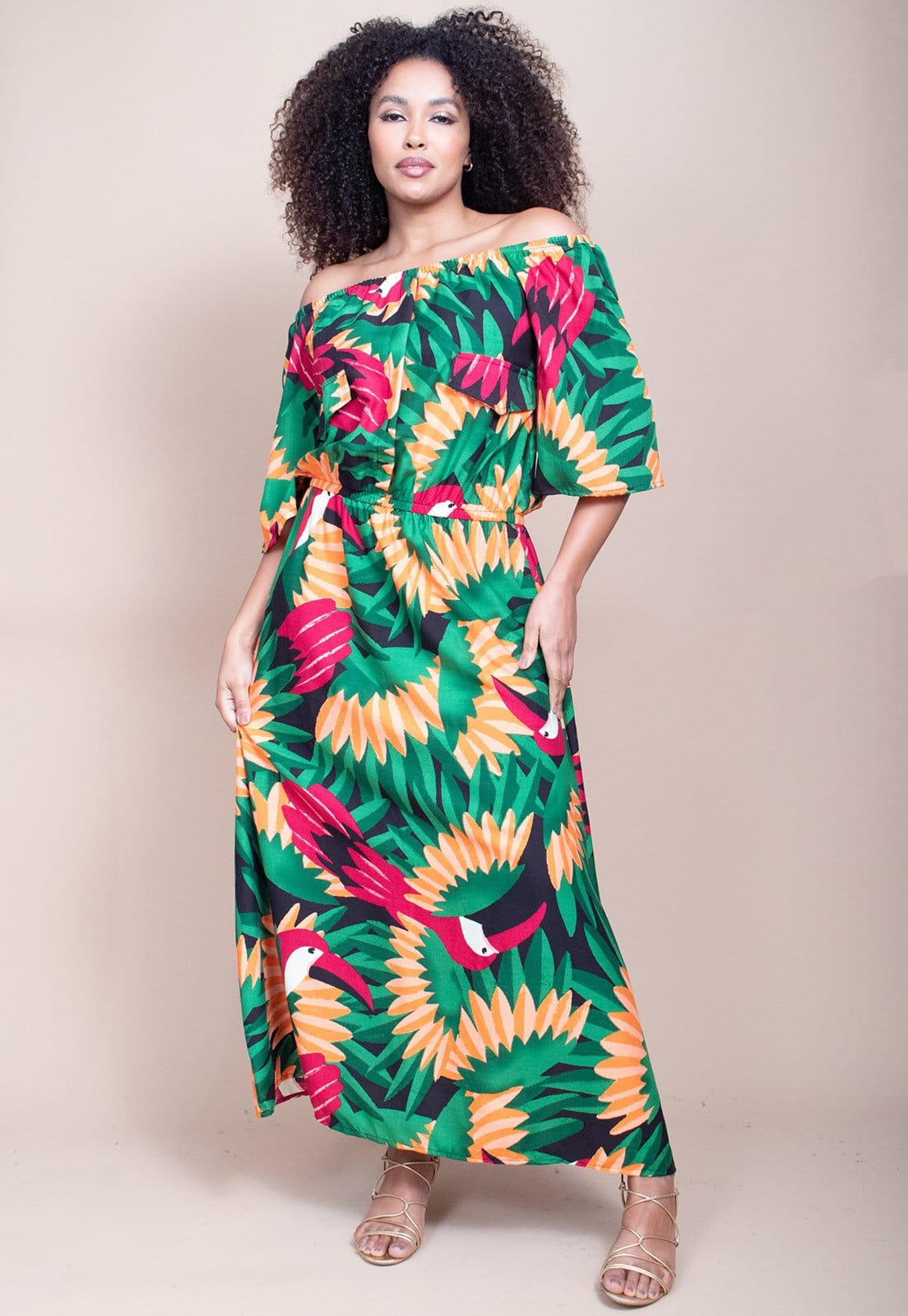 Vista principal Vestido Midi Cabanafree Ciganinha Viscose com Lapela Estampa Festa dos Tucanos Cabanafree estampado/laranja/vermelho