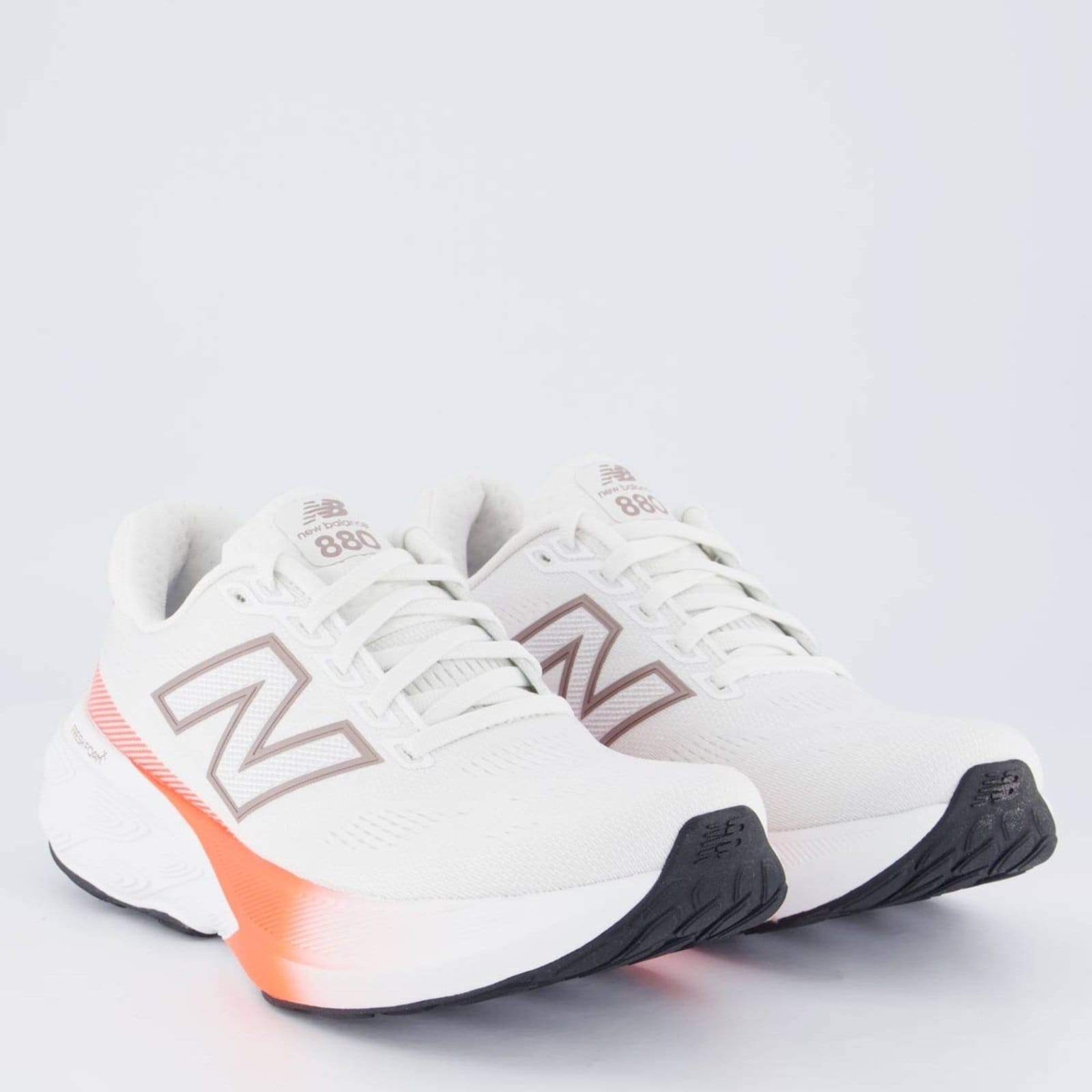 Vista 2 Tênis New Balance Fresh Foam X 880 V15 Feminino Off White New Balance branco white