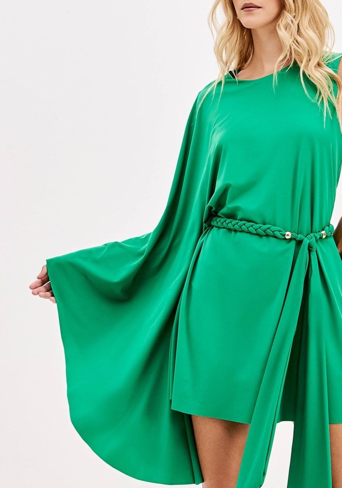 Vista 2 Vestido Curto Manga Única Com Cinto Lança Perfume verde