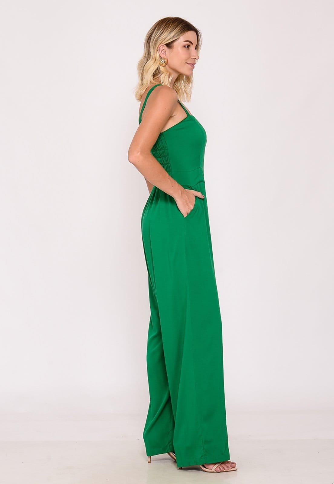 Vista 2 Macacão Pantalona com Alças édias B’Bonnie Rafaela Verde Bandeira B'Bonnie estampado verde