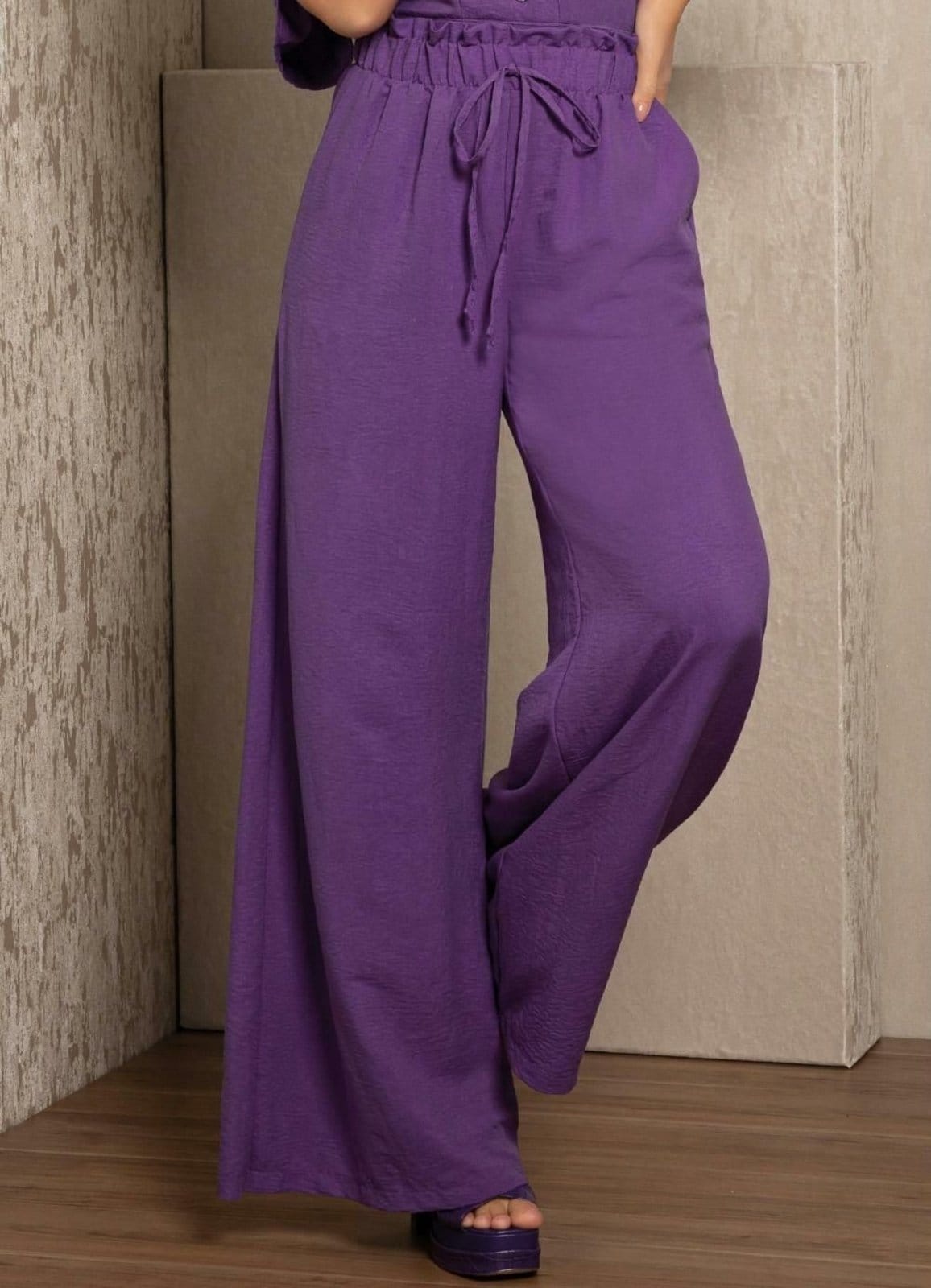 Vista principal Calça Elástico Na Cintura E Bolsos Roxa Colorido Quintess roxo