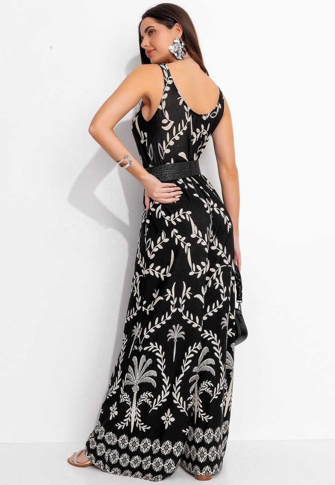 Vista 2 Macacão Em Malha De Viscose Barrado Coqueiros Quintess preto