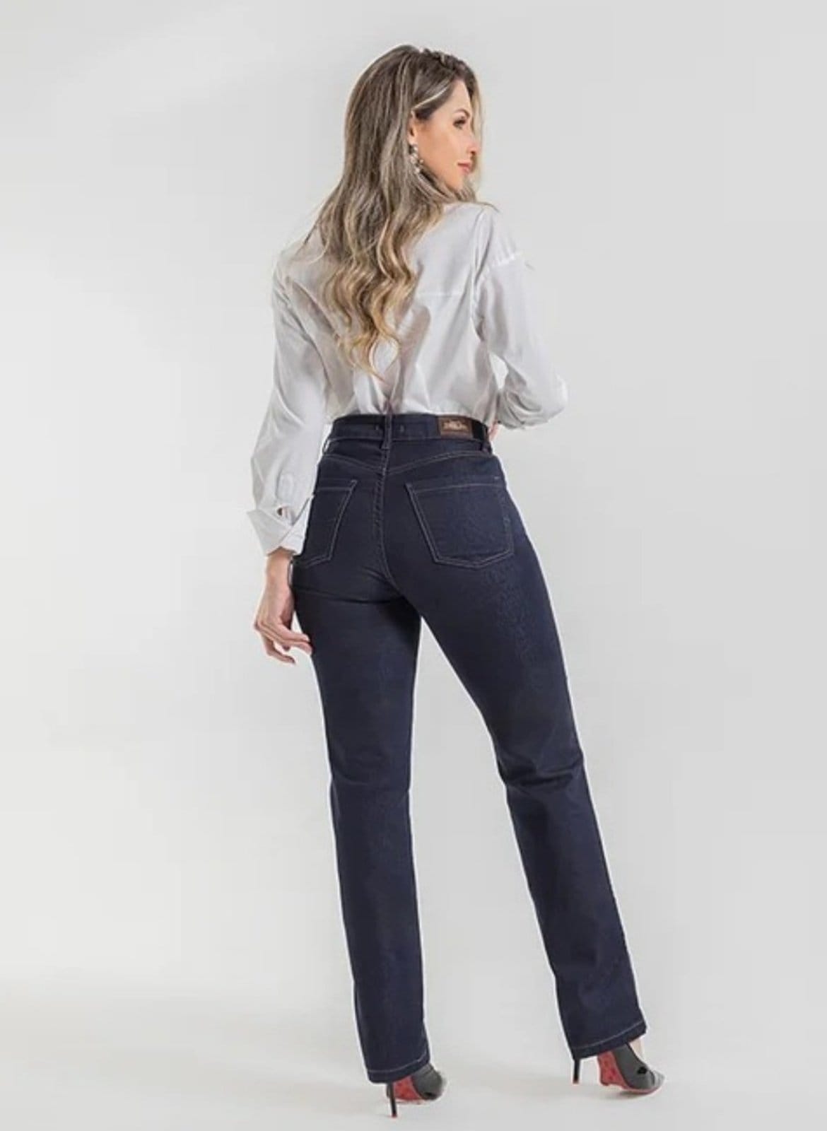 Vista 2 Calça Feminina Reta Denim Escuro Black Jeans azul denim