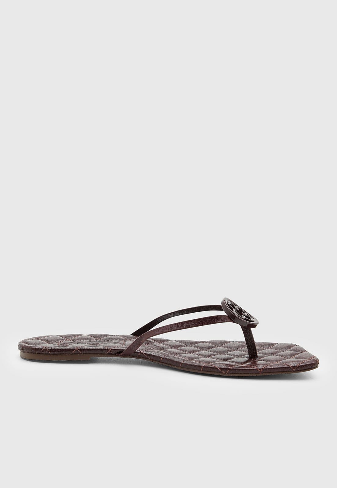 Vista 2 Rasteira Aberta Feminino Capodarte Palmilha Matelassada Monograma Ponta Quadrada Capodarte vinho