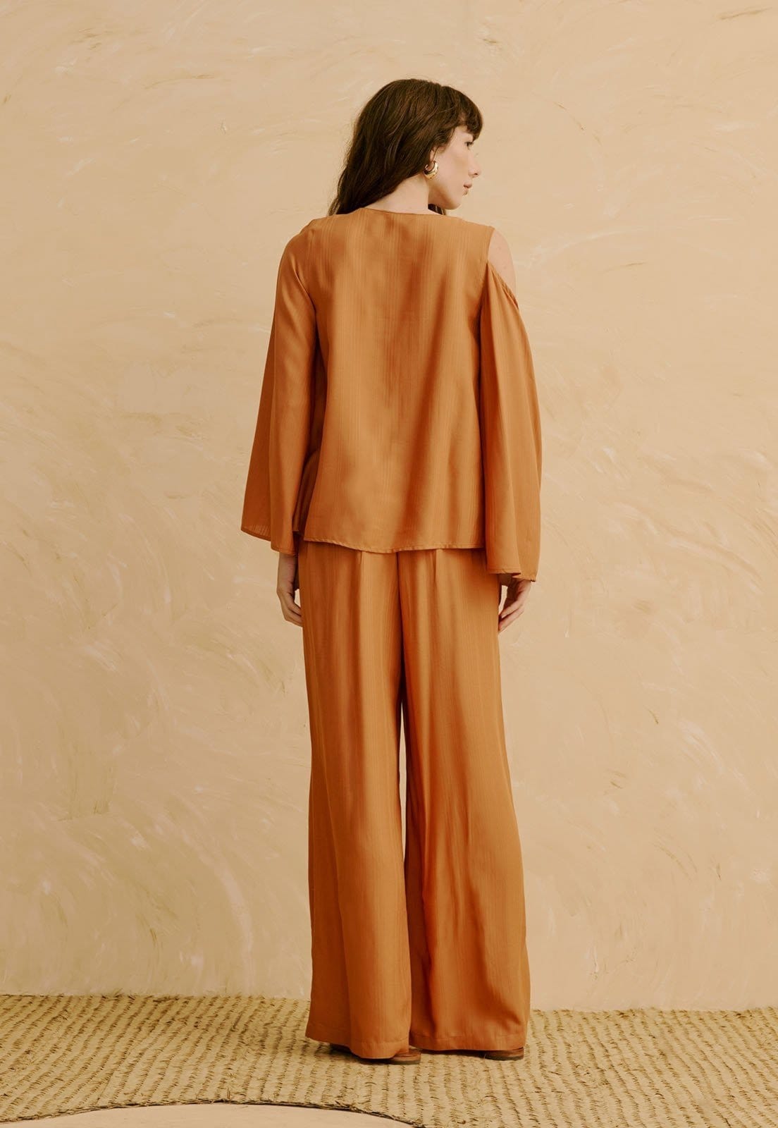 Vista 2 Calça Lisa Pantalona Cós CaCay bege