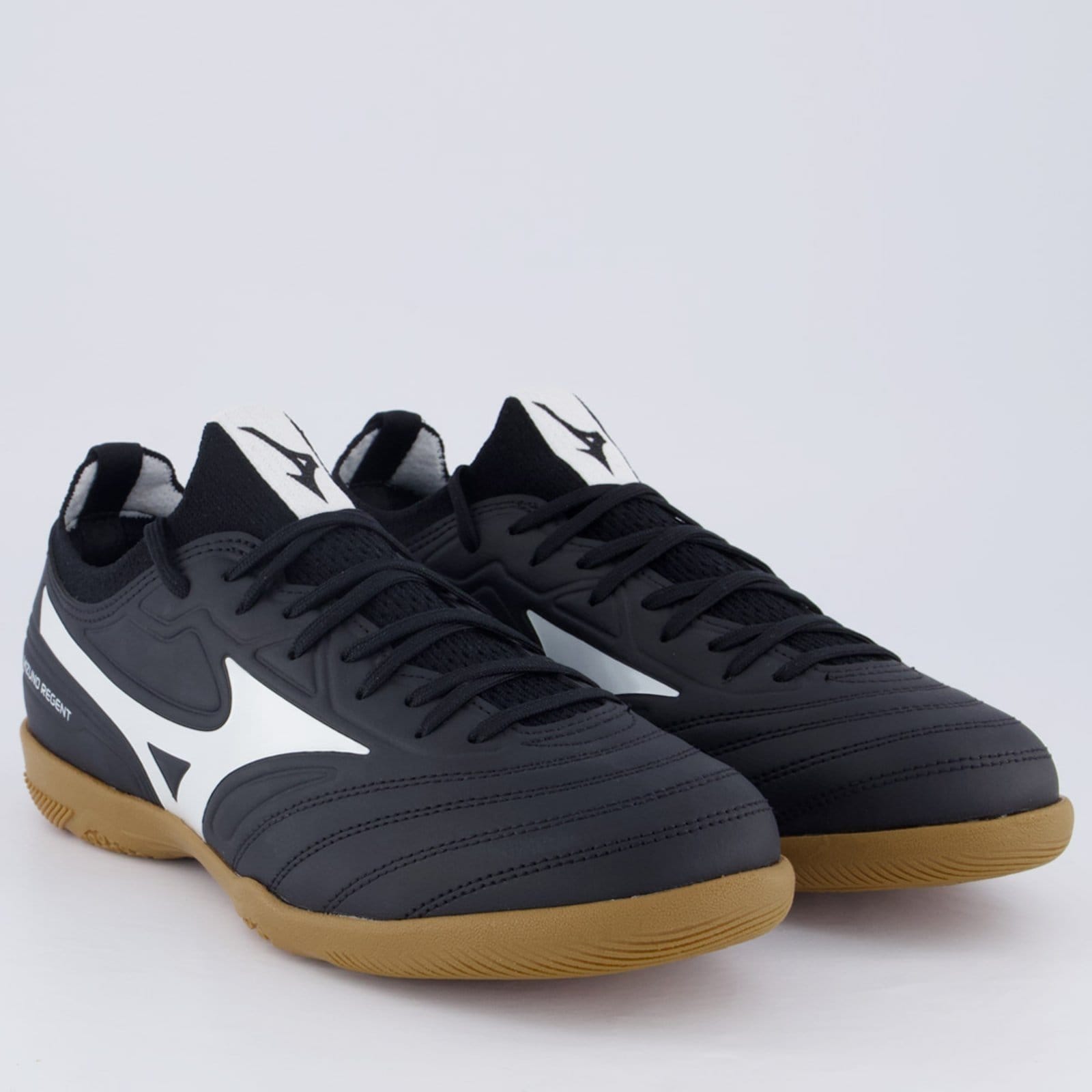 Vista 2 Chuteira Mizuno Regent IN Futsal Preta e Branca Mizuno preto