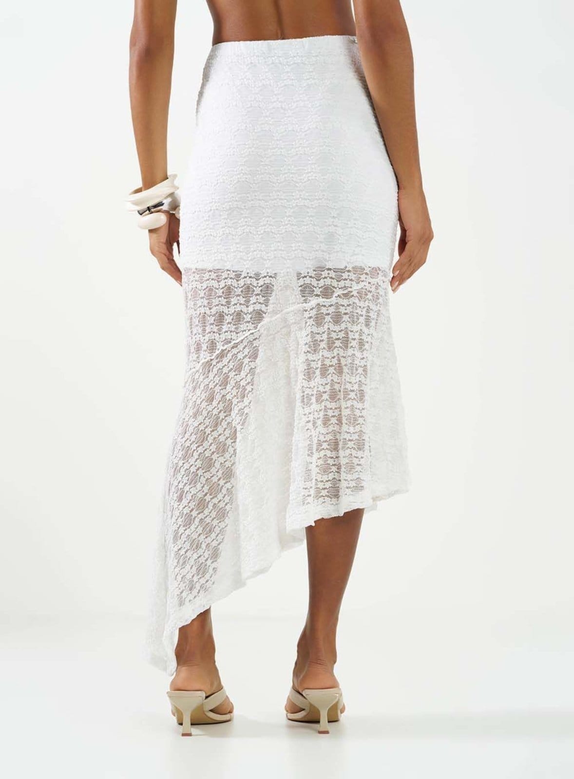 Vista 2 Saia Assimétrica com Renda Colcci CLC Off Shell Colcci CLC branco