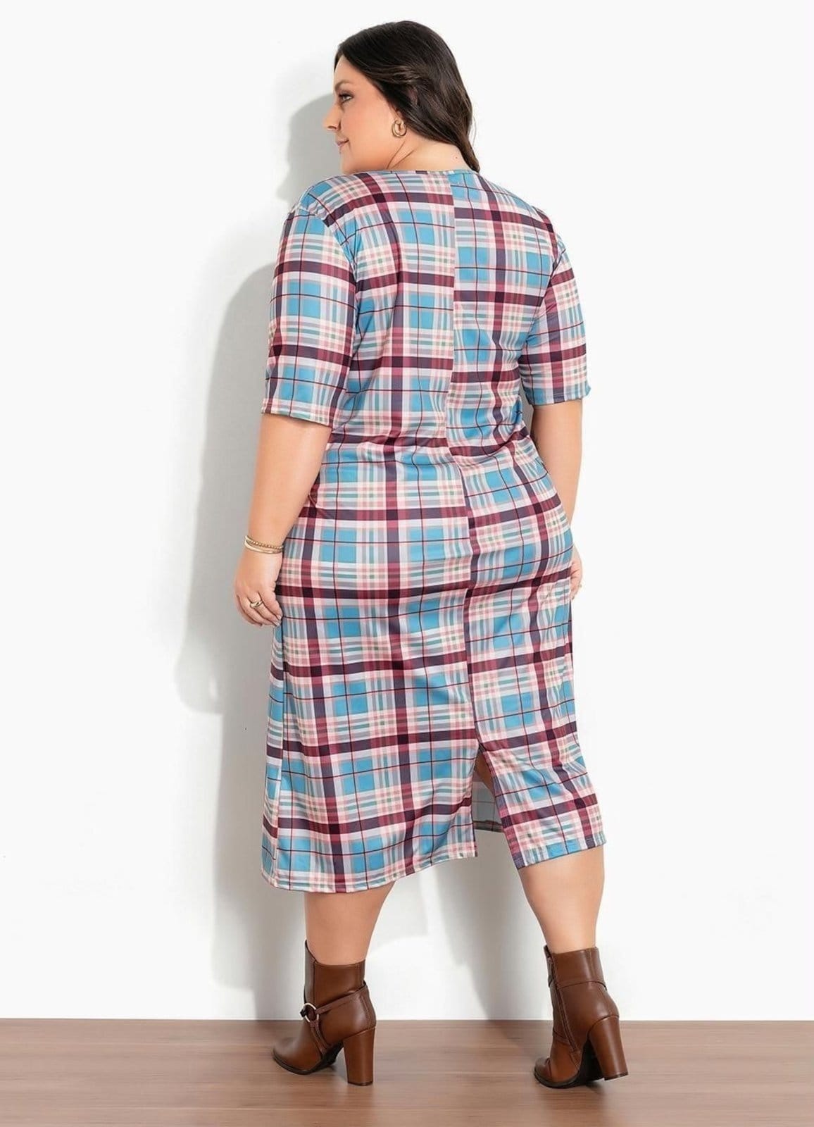Vista 2 Vestido Com Fenda Plus Size Xadrez Marguerite marrom