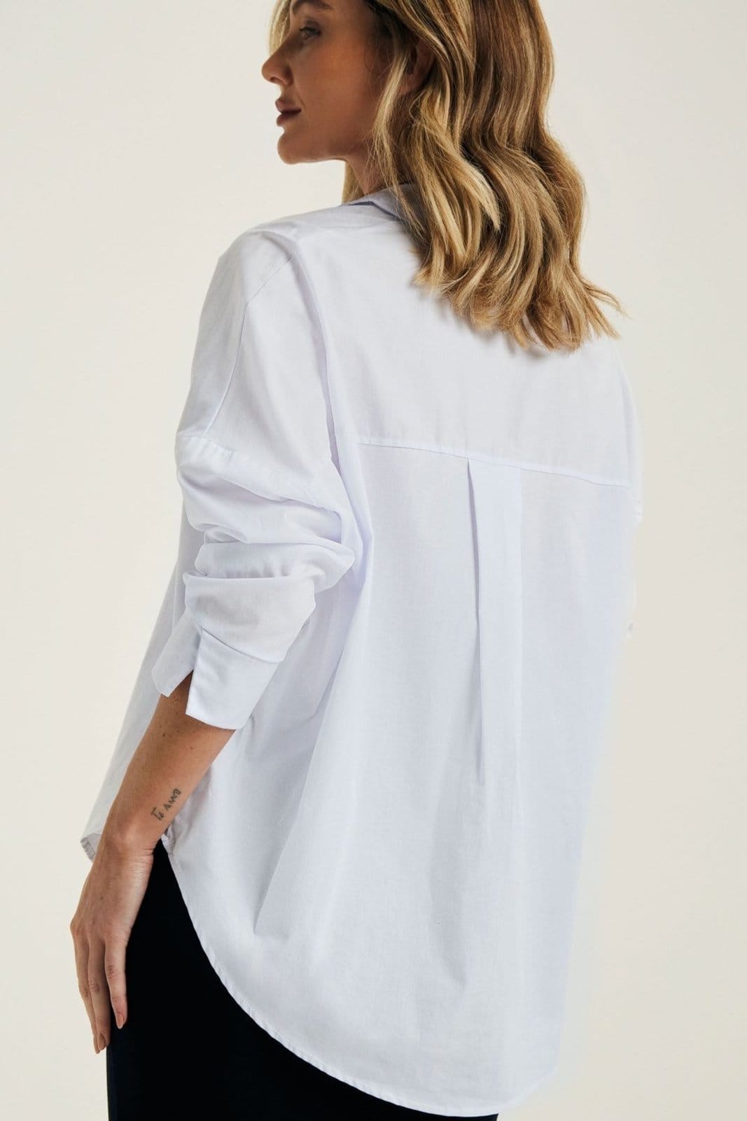 Vista 2 Camisa Feminina Ampla Tricoline Marialícia Marialícia branco