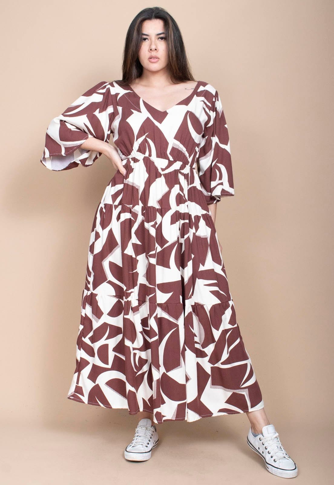 Vestido Longo Cabanafree Plano com Manga e Camadas Estampa Raízes Marrom