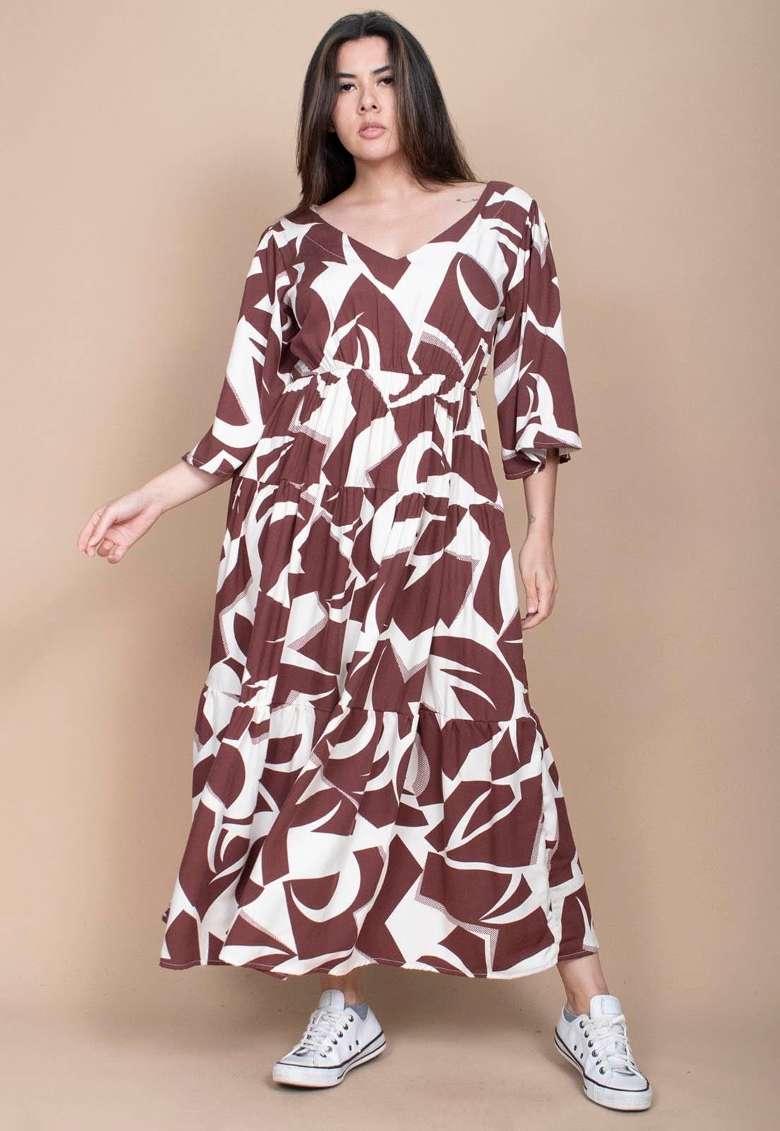 Vista 2 Vestido Longo Cabanafree Plano com Manga e Camadas Estampa Raízes Marrom Cabanafree estampado/off-white