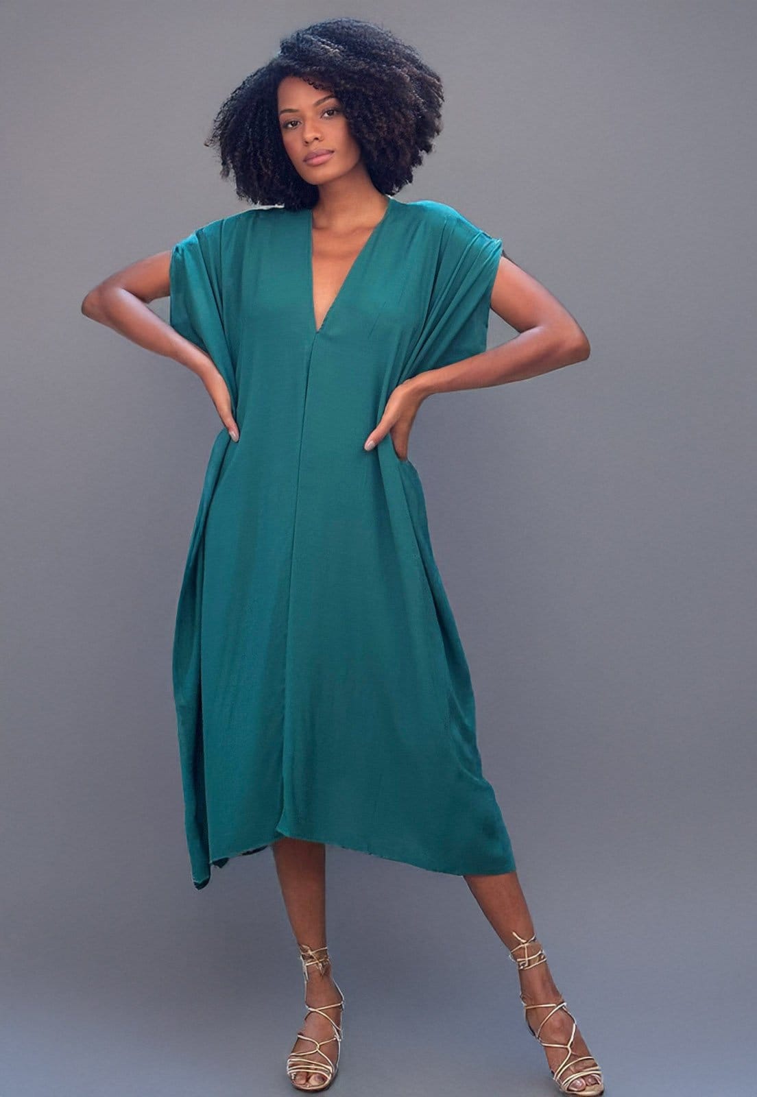 Vestido Amazonia Vital Kaftan Detalhes nas Costas Musgo