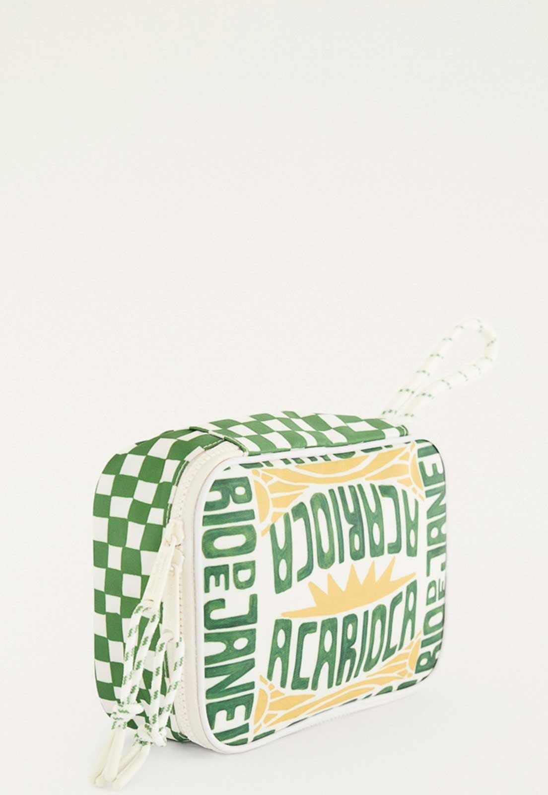 Vista principal Necessaire FARM Xero a Carioca e Branca e Amarela FARM verde