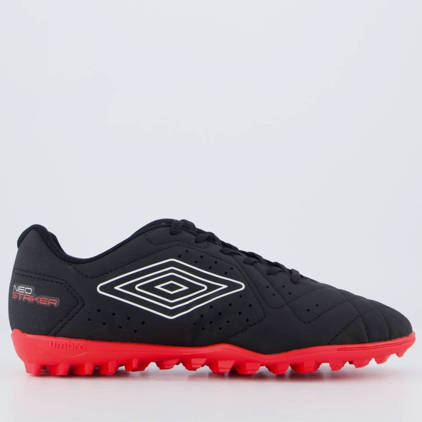 Vista principal Chuteira Umbro Neo Striker Society I Preta e Vermelha Umbro preto