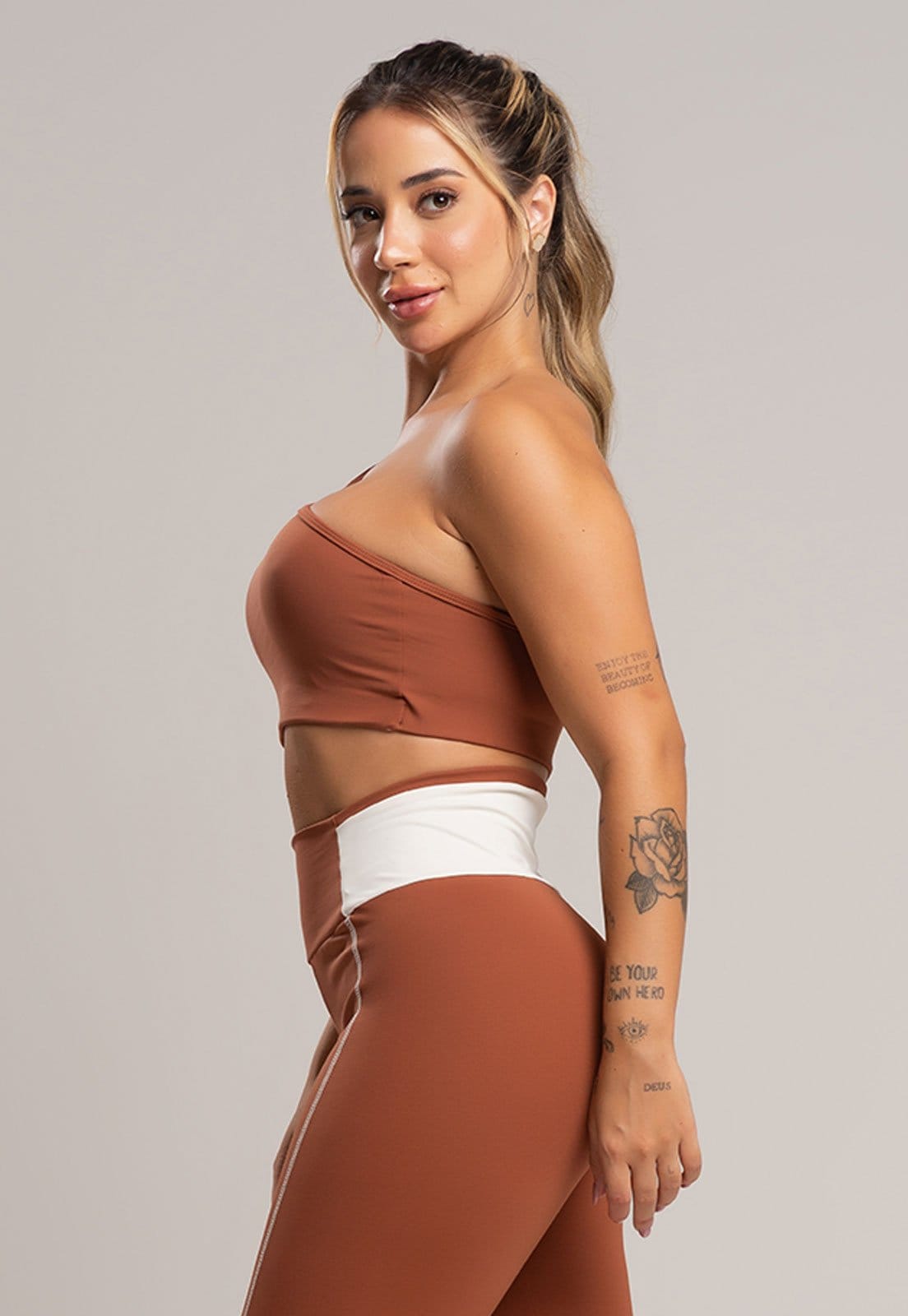 Vista principal Top Cropped MVB Modas Fitness Duplo Alcinha Poliamida Mousse Mvb Modas marrom