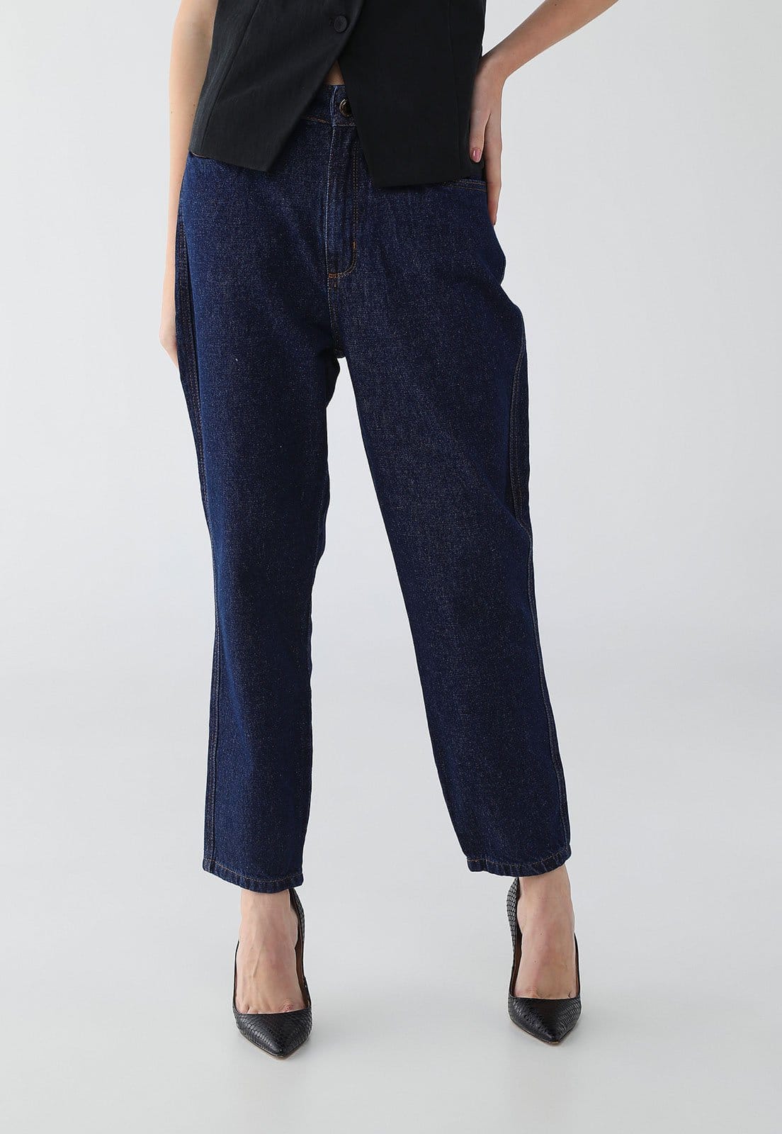 Calça Jeans Feminina Lança Perfume Luna Mom Super High Escura