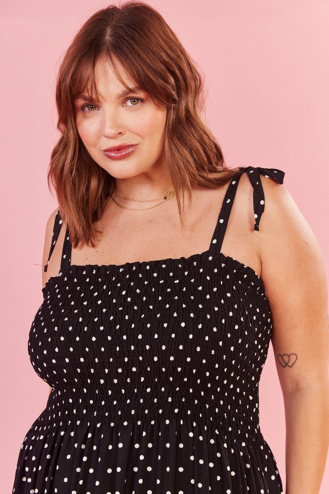 Vista 2 Vestido In Love Emma Poa Fundo Preto In Love branco