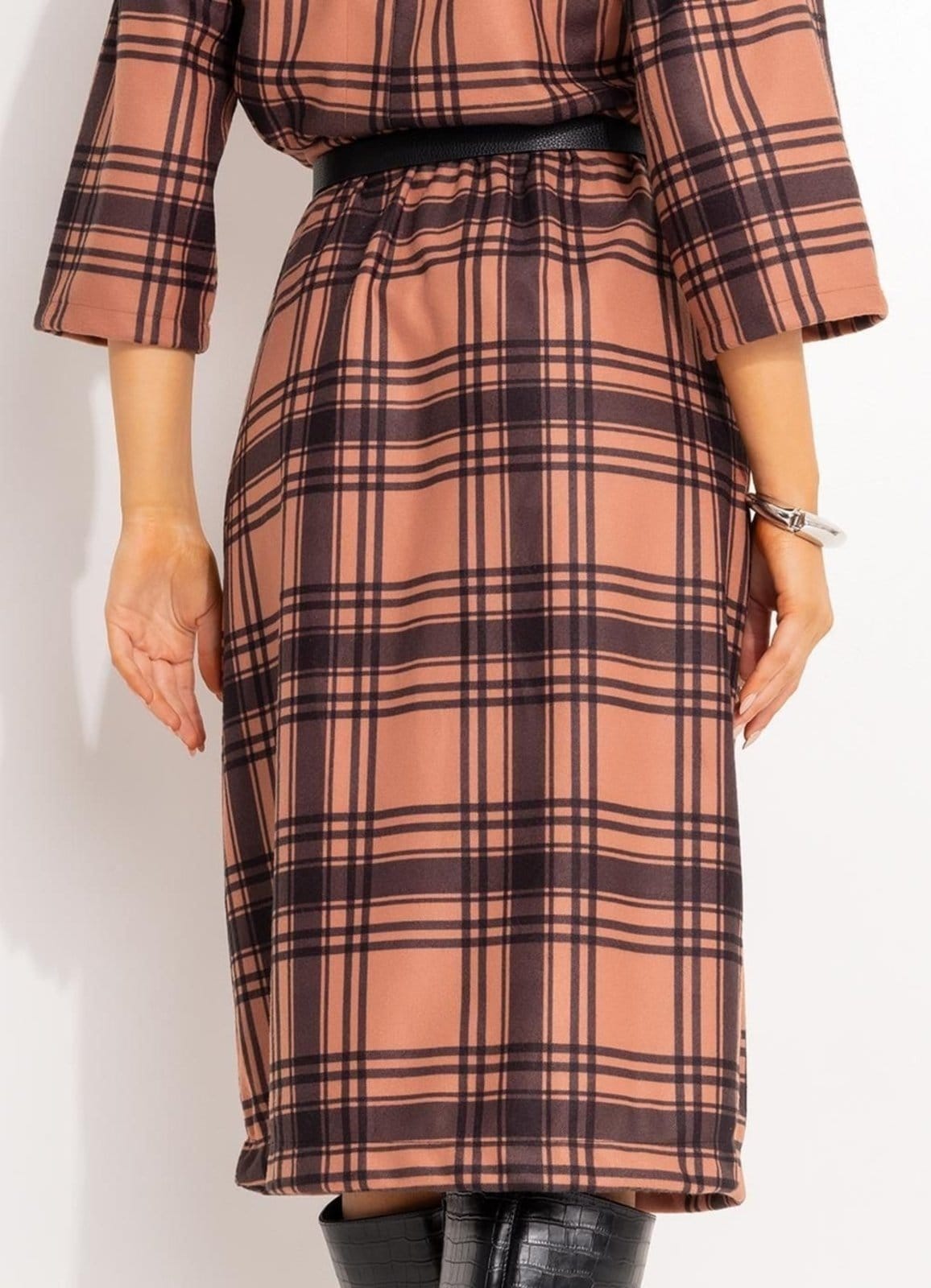 Vista 2 Saia Feminina Xadrez Em Malha Quintess Quintess marrom