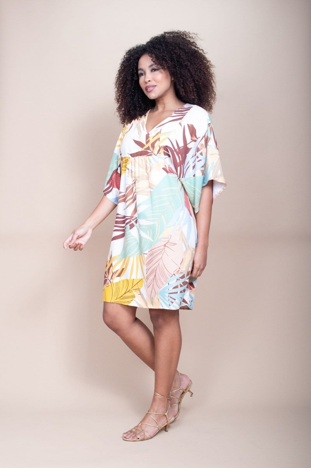 Vista principal Vestido Curto Cabana Free Pequi Aurora Suave Cabanafree amarelo/bege/estampado