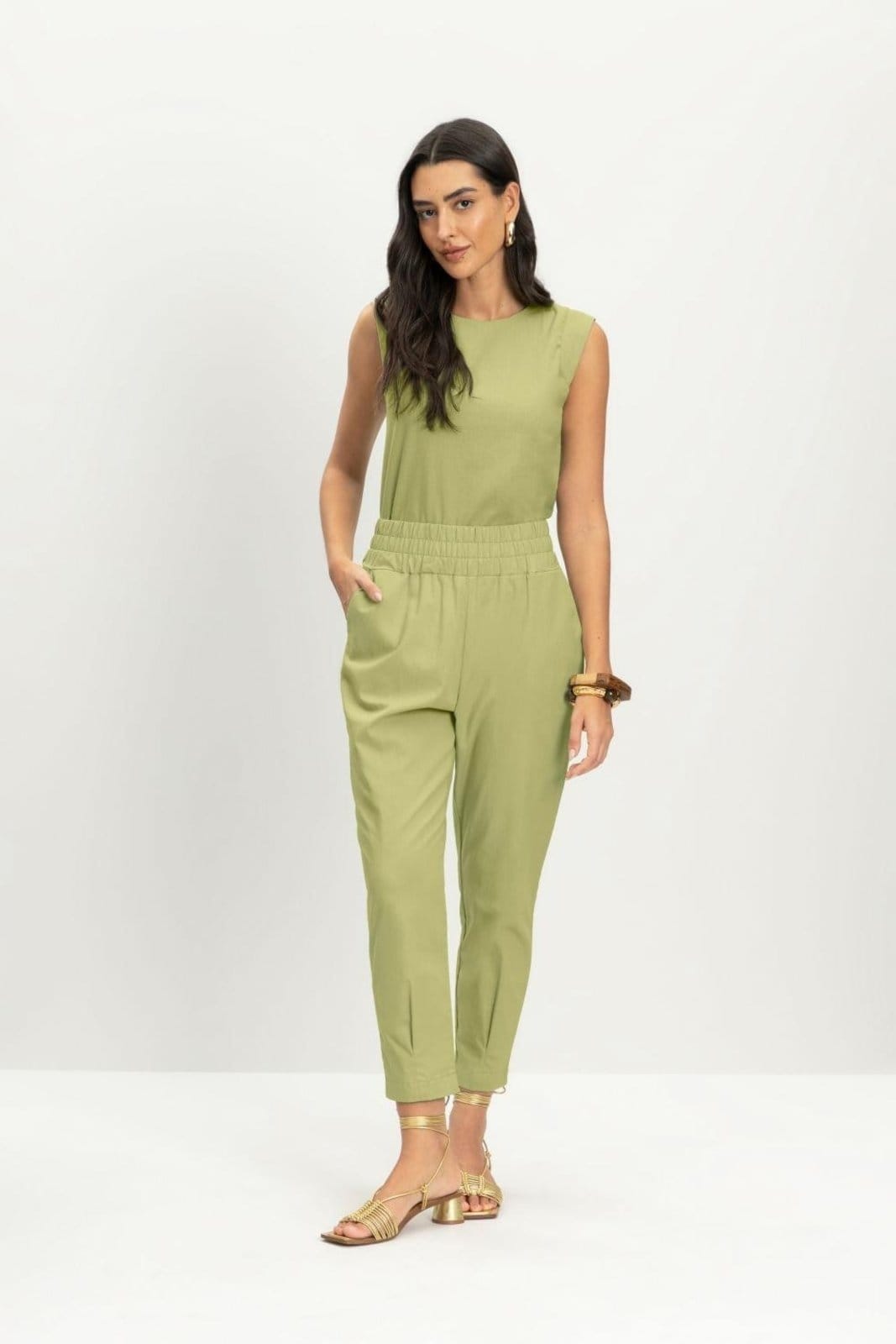 Calça feminina em linho Essendi