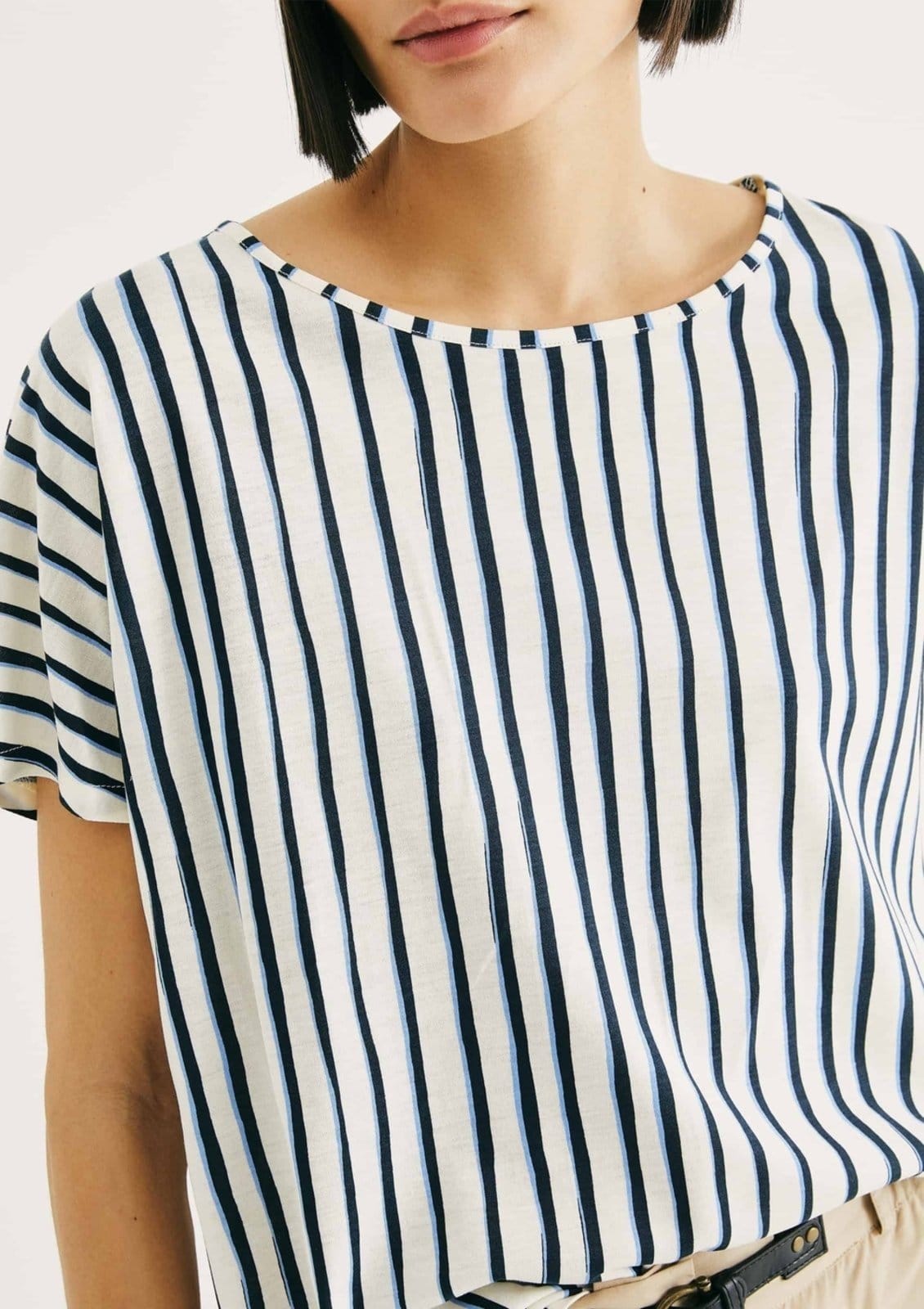 Vista 2 Blusa Feminina Manga Curta Estampada Hering listrado