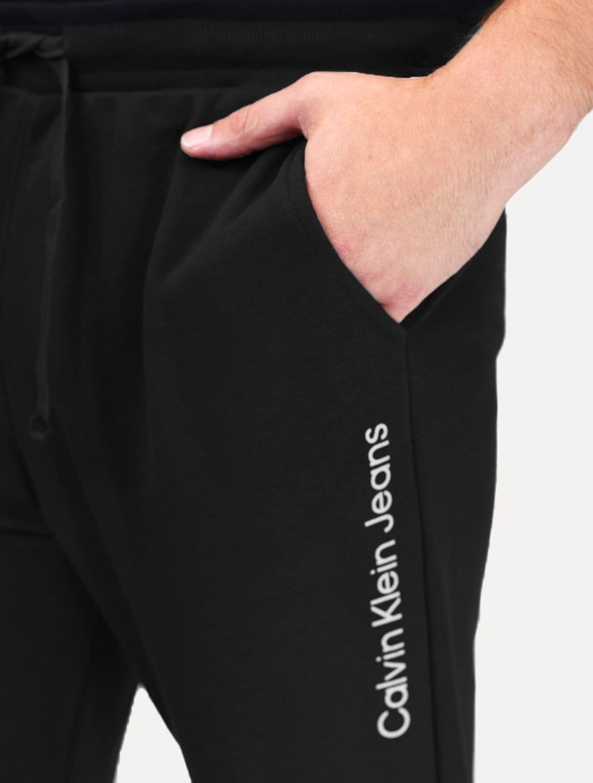 Vista 2 Calça Calvin Klein Jeans Masculina Moletom Side New Logo Preta Calvin Klein preto