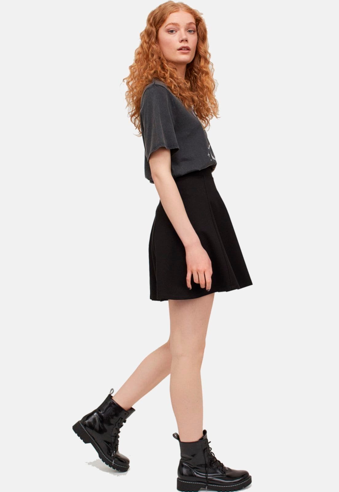 Vista 2 Saia Curta Diluxo Feminina Rodada Godê Diluxo preto