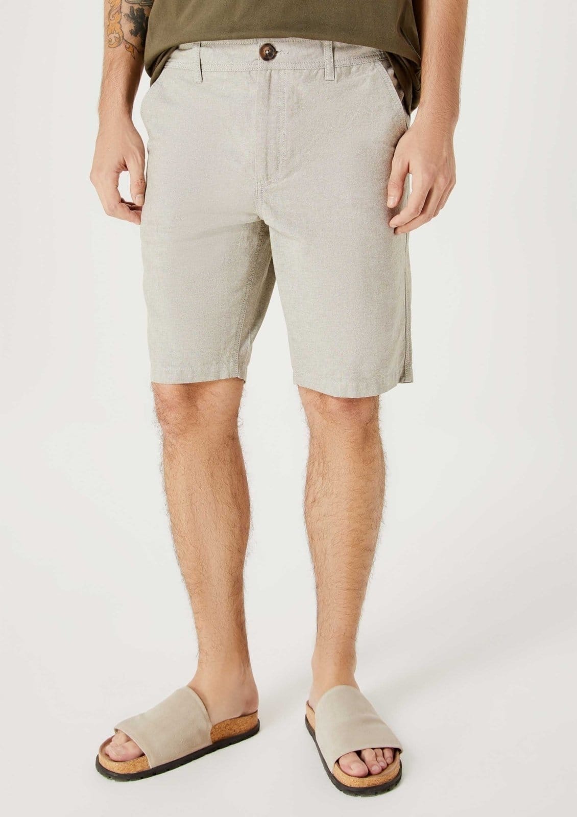 Vista 2 Bermuda Masculina Em Sarja Chino Hering cinza